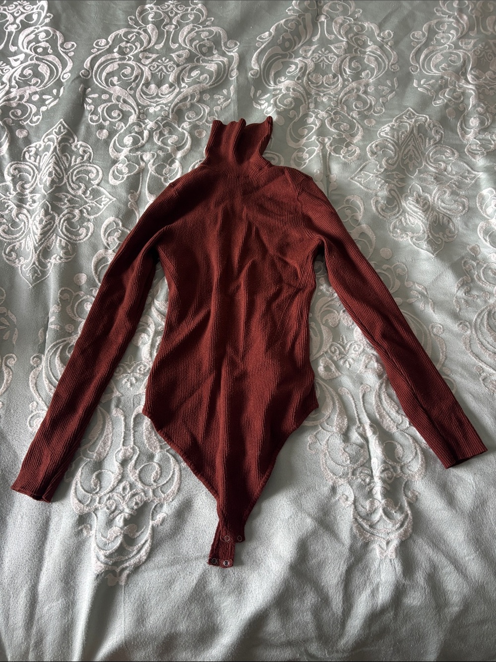 Abercrombie & Fitch Ribbed Long-Sleeve Turtleneck Bodysuit in Rust Red